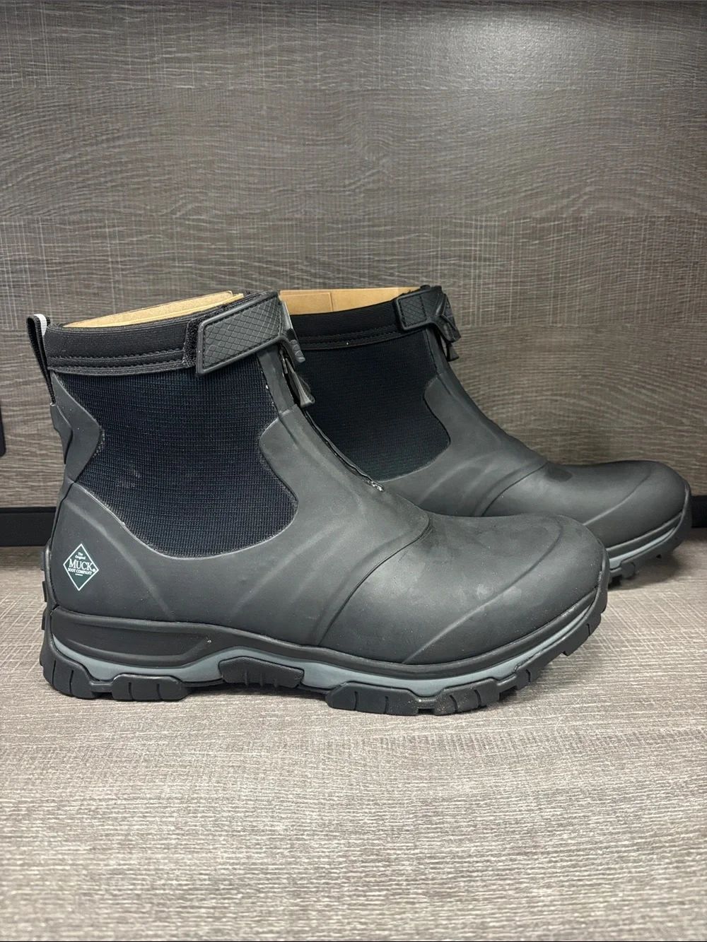 Men's Muck Apex Mid Zip Boots (Black) - Size 14